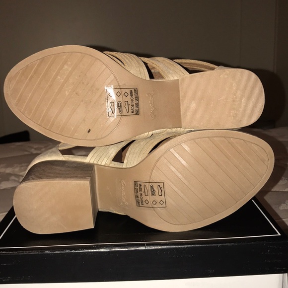 Quipid Khaki cut out Booties - Picture 5 of 6